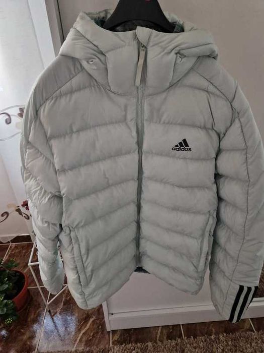 Geacă de iarnă Adidas PrimeGreen – Mărime M, ca nouă