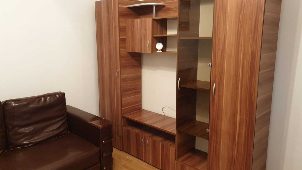 Proprietar inchiriez apartament cu 2 camere la curte, centrala proprie