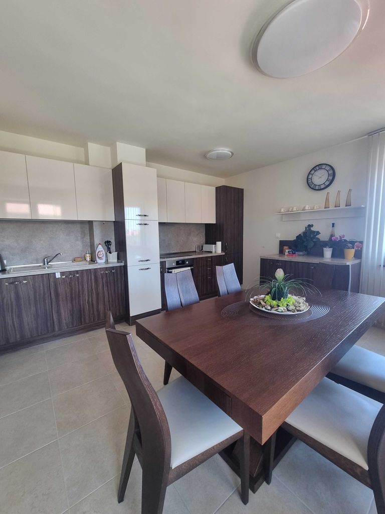 Дава се под наем Тристаен апартамент в Варна, Виница - 120 кв.м за 867 € - Снимка #12