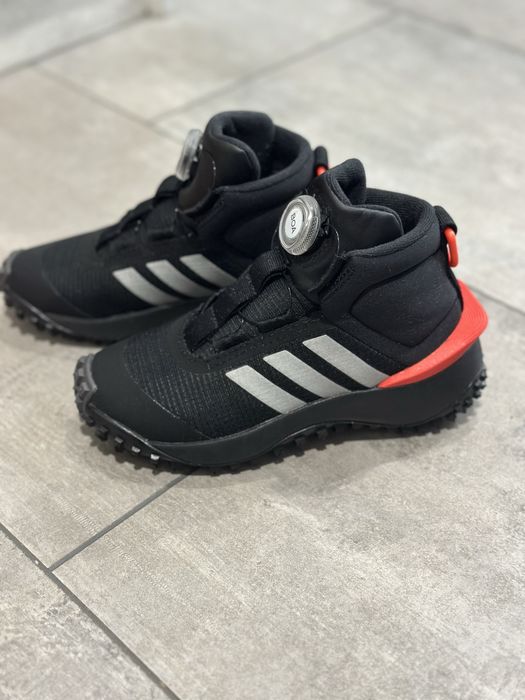 Ботуши / боти Adidas 31н .