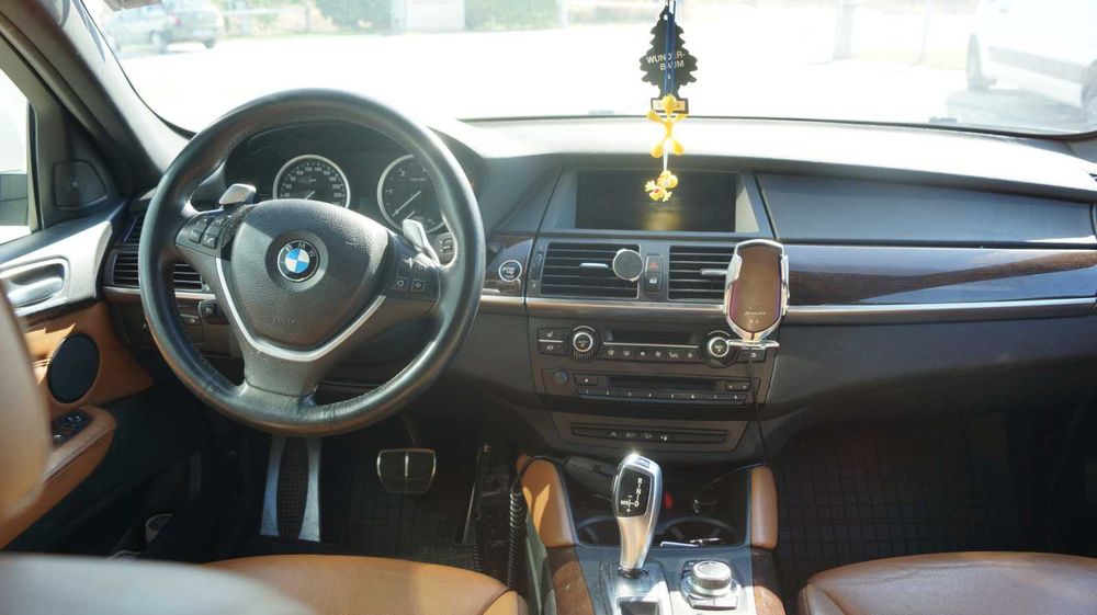 B M W   X   6  -