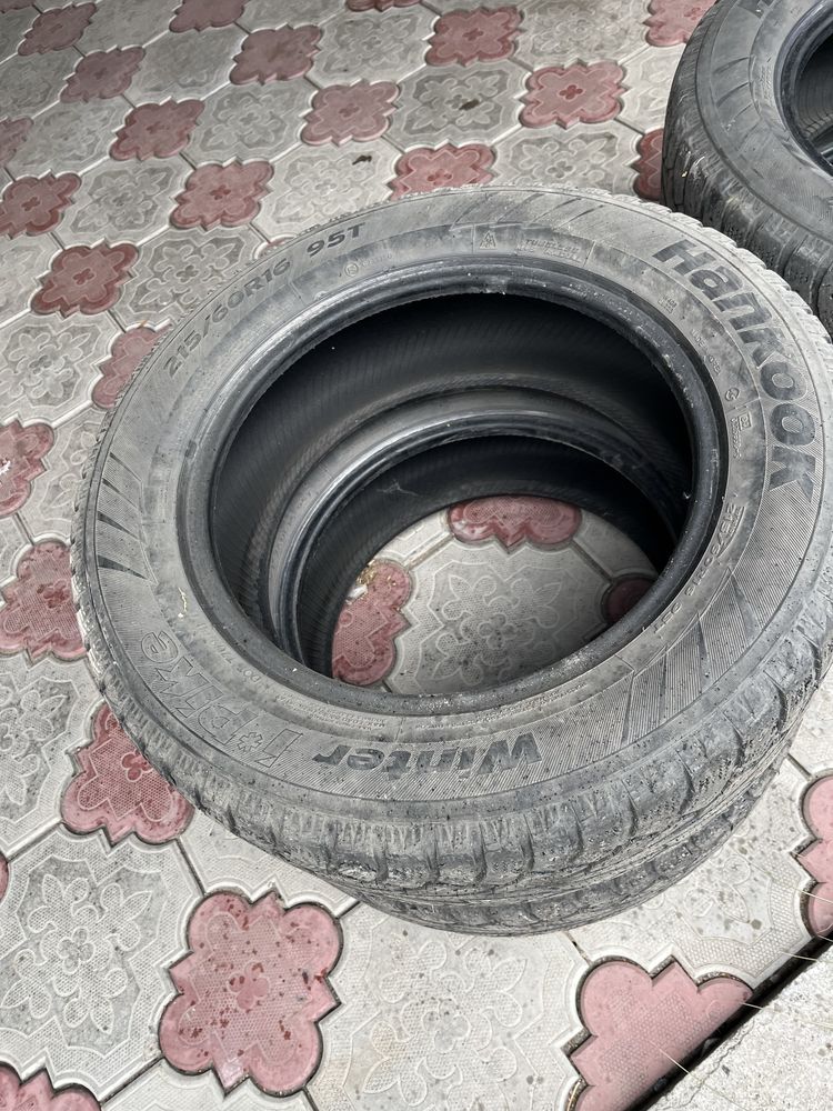 Продам комплект зимних шин р16