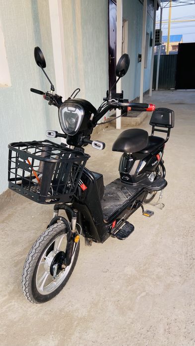 Скутер (мопед) срочно