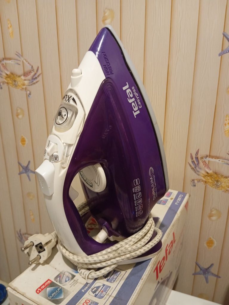 Утюг Tefal почти новый