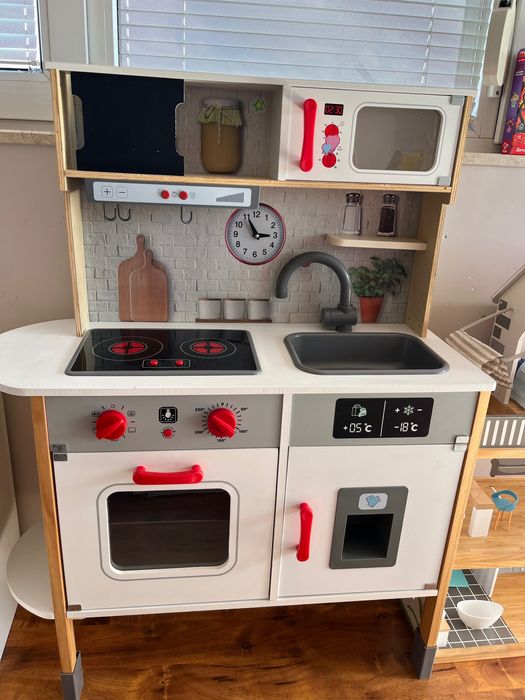 Детска дървена кухня