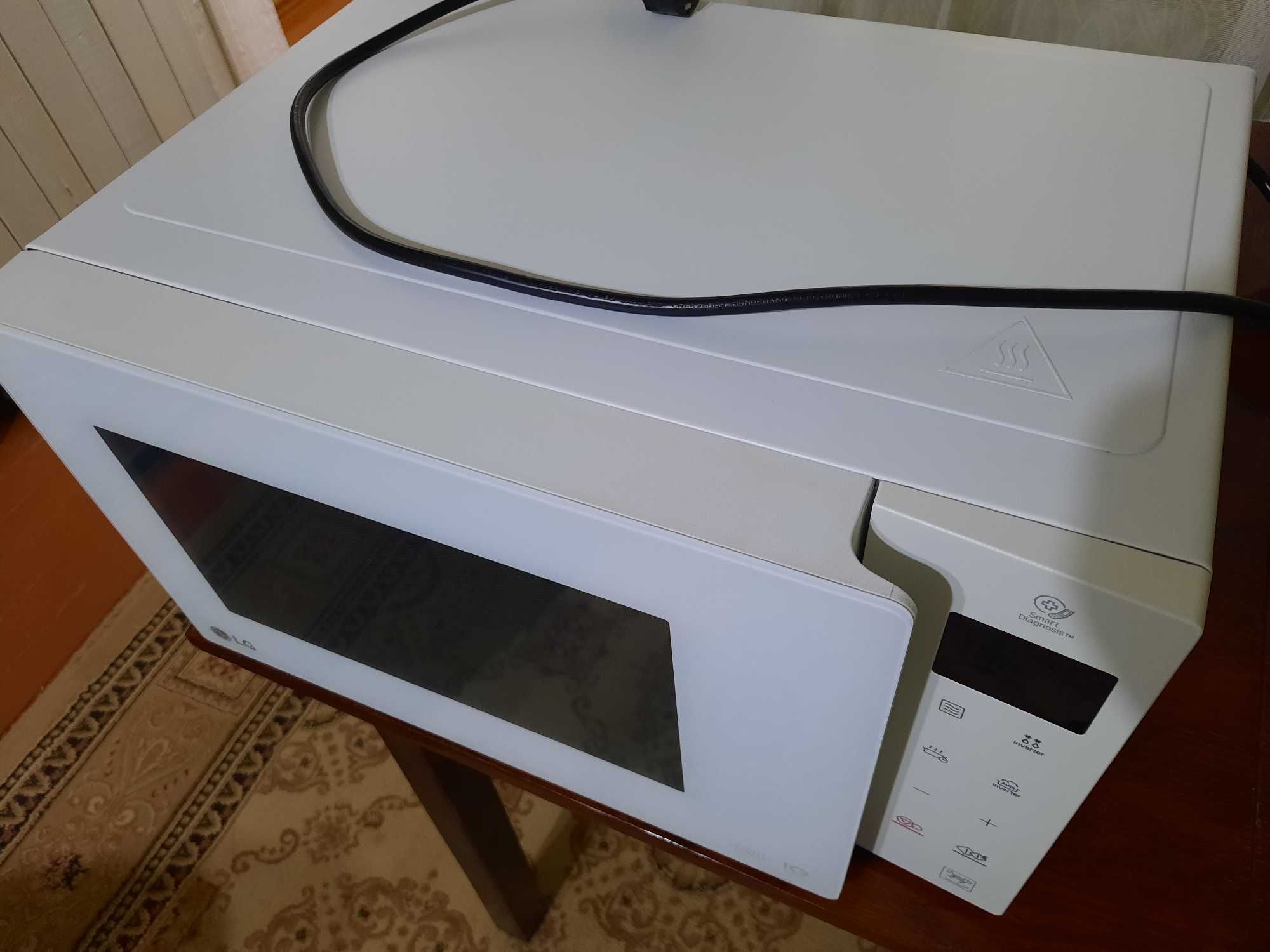 Микроволновая печь LG MS2336GIH