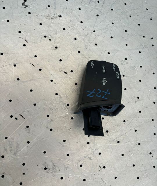 Maneta comenzi volan Ford Focus a 2-a generatie