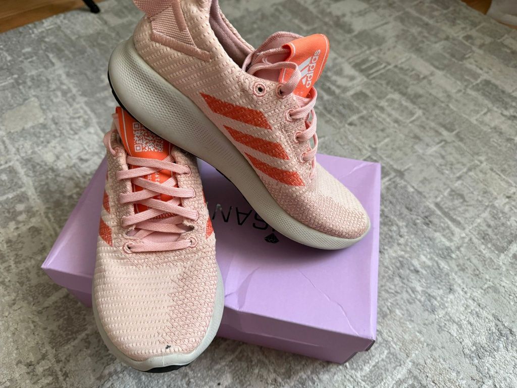 Vand adidasi marca adidas marimea 36.5