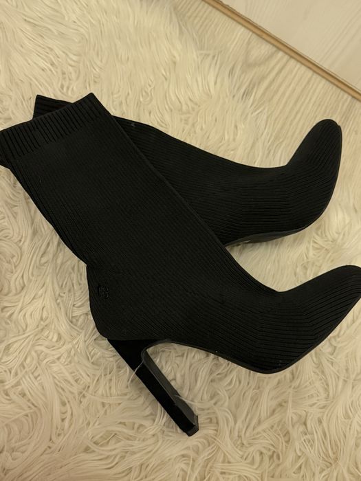 Черни зимни боти