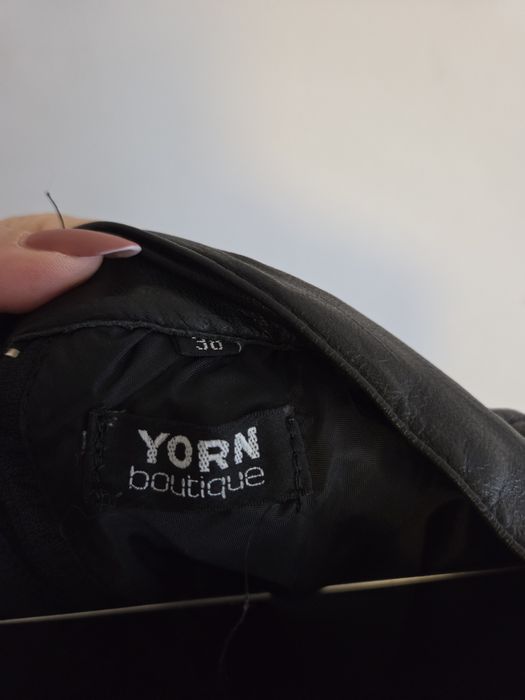 Fusta clos din piele naturala, impecabila