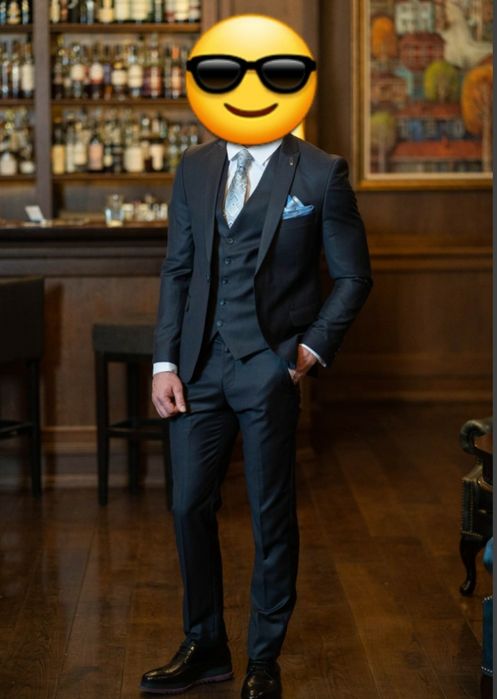 Мъжки костюм в цвят графит