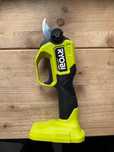 Foarfeca de gradina Ryobi RY18SCXA pentru taiat crengi /vie
