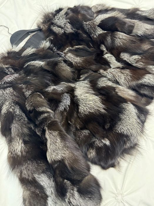 Haina din blana naturală de vulpe