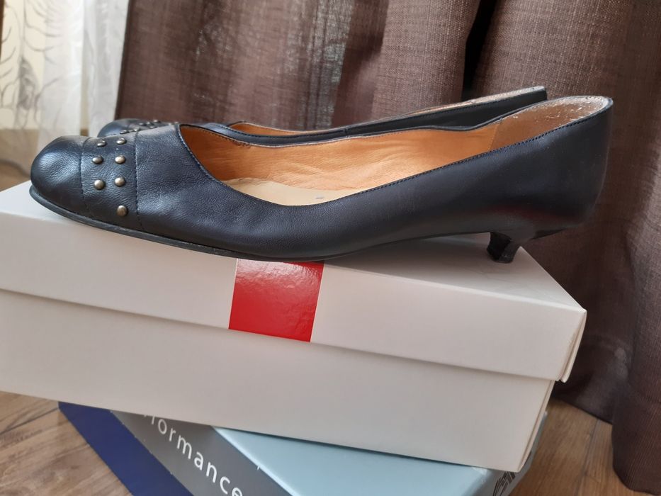 елегантни обувки за широк крак 42 номер естествена кожа като нови