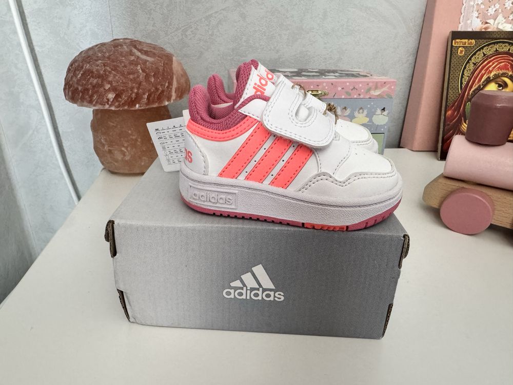 Бебешки маратонки adidas, Reebok и havaianas