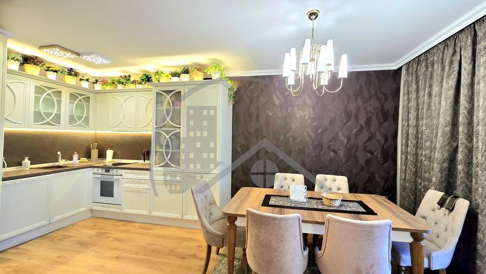 Продава се Тристаен апартамент в Варна, м-т Траката - 100 кв.м за 2110 €/кв.м - Снимка #1