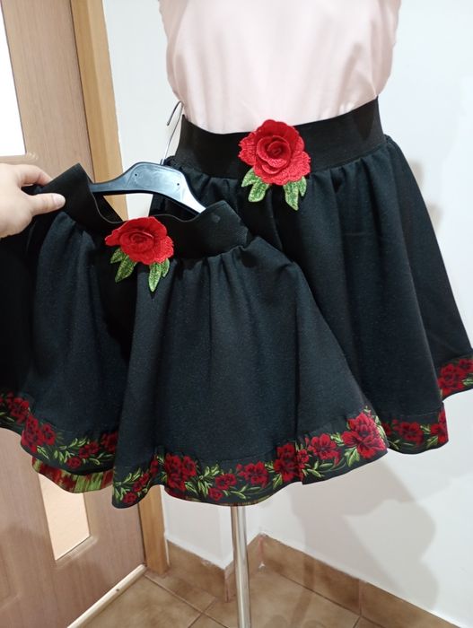 Fuste cu motive tradiționale