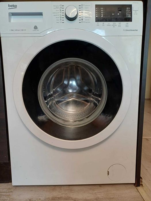 Продавам Пералня BЕКО