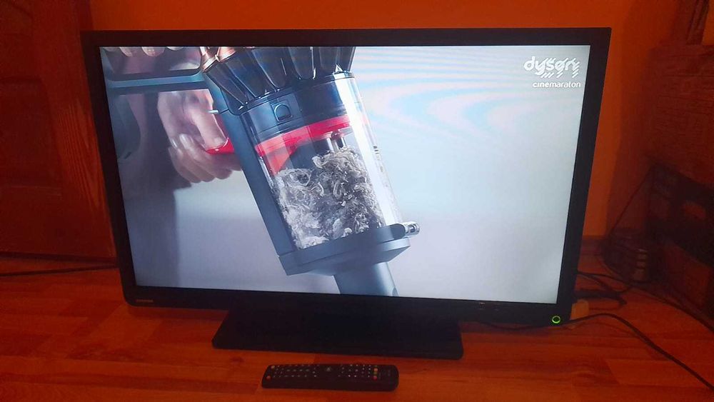 Tv LED Toshiba si Thomson