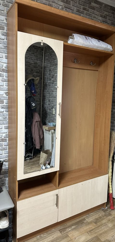 прихожая шкаф срочно