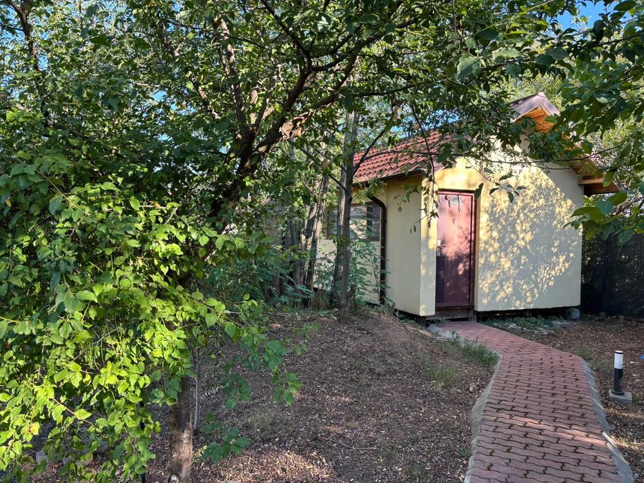 Proprietar-vilă foarte spațioasă   mobilată și utilată  7 dormitoare.