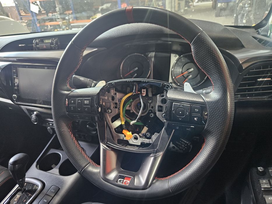 Волан с айрбег GR sport за Toyota Hilux
