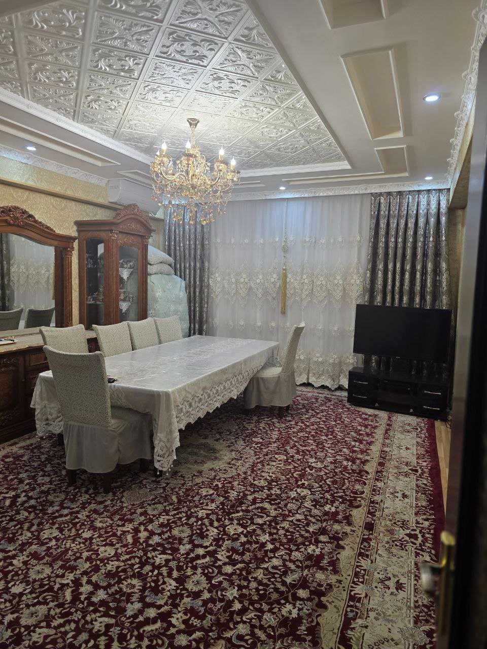 Дом в Нурафшоне перекресток Сагбон  (ориентир Probox) 130м², 4 комнаты