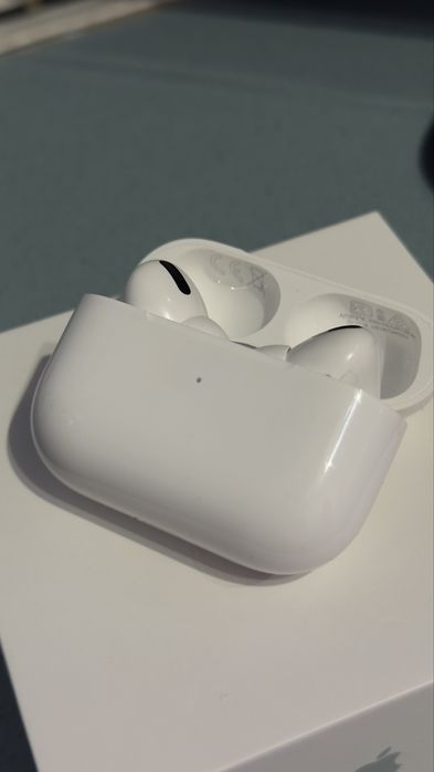 Наушники AirPods pro