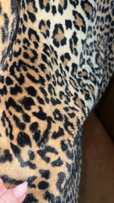 Geaca Blana Zara cu blanita lucioasa leopard