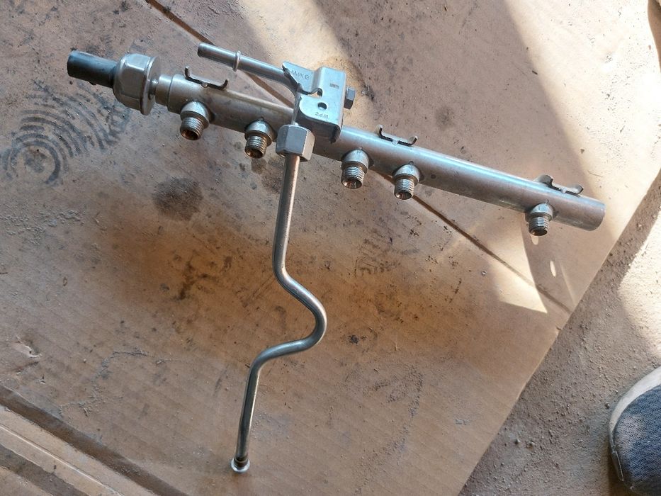 Горивна рейка Bmw бмв e90 e91 e92 320i 170кс n43