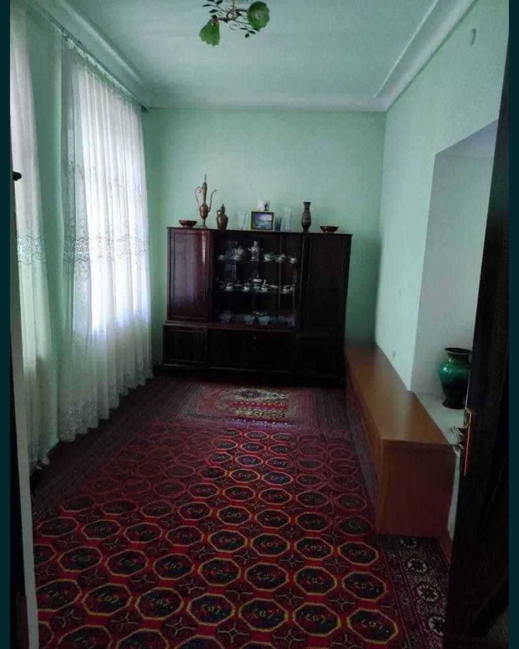 Nukus kinoteatri. Politexnika universiteti roʻparasi.3.6 sotik.