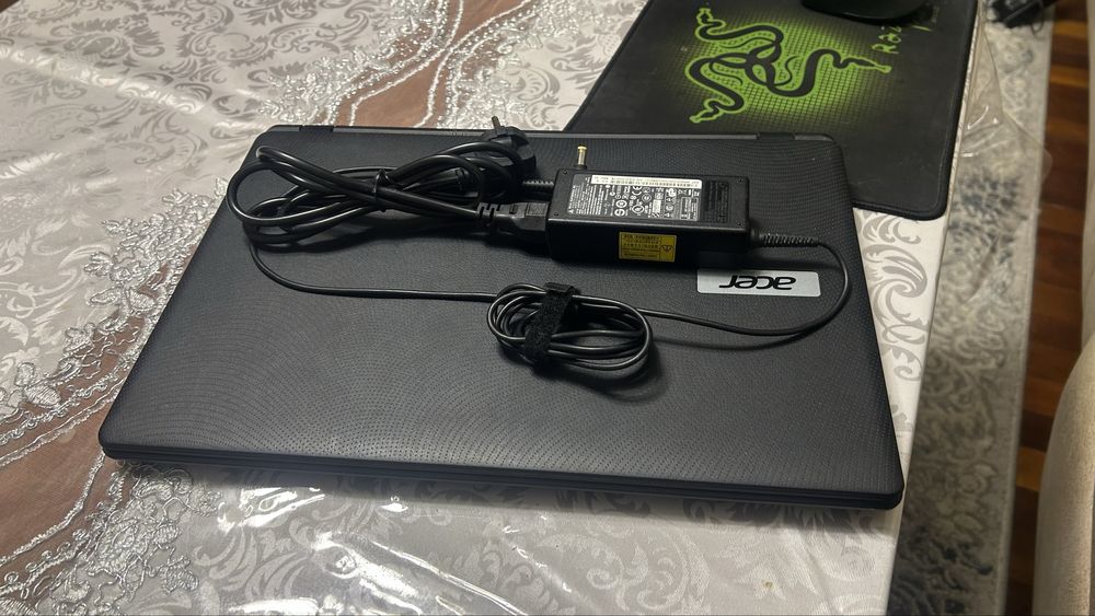 Aser рабочий   в харрщем состояние нотбук