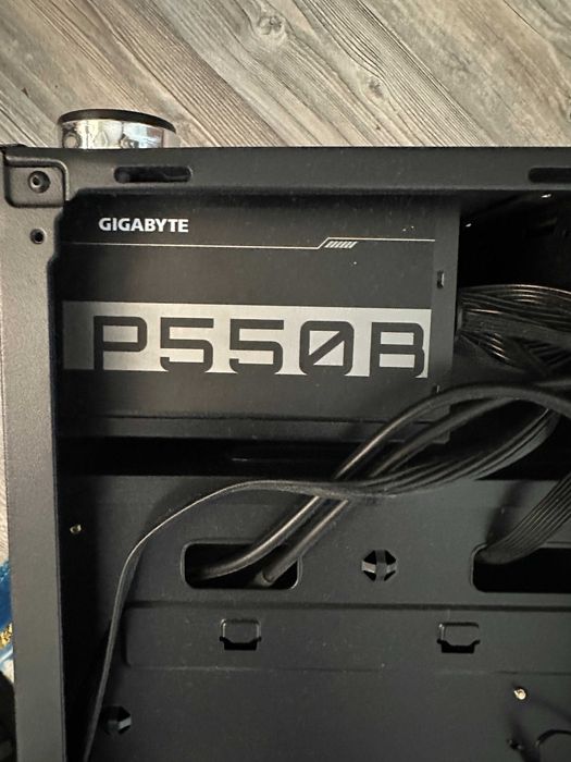 Компютър Nvidia GTX 1650 Intel i3 10100 Ram Corsair 16 GB 2133mhg