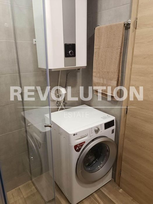 Дава се под наем Тристаен апартамент в Варна, Център - 80 кв.м за 1200 € - Снимка #9