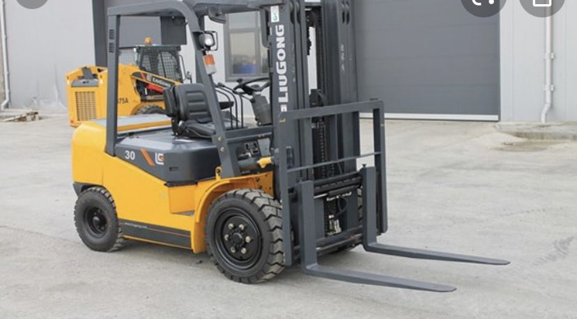 Услуги кары. Услуги вилочного погрзучика