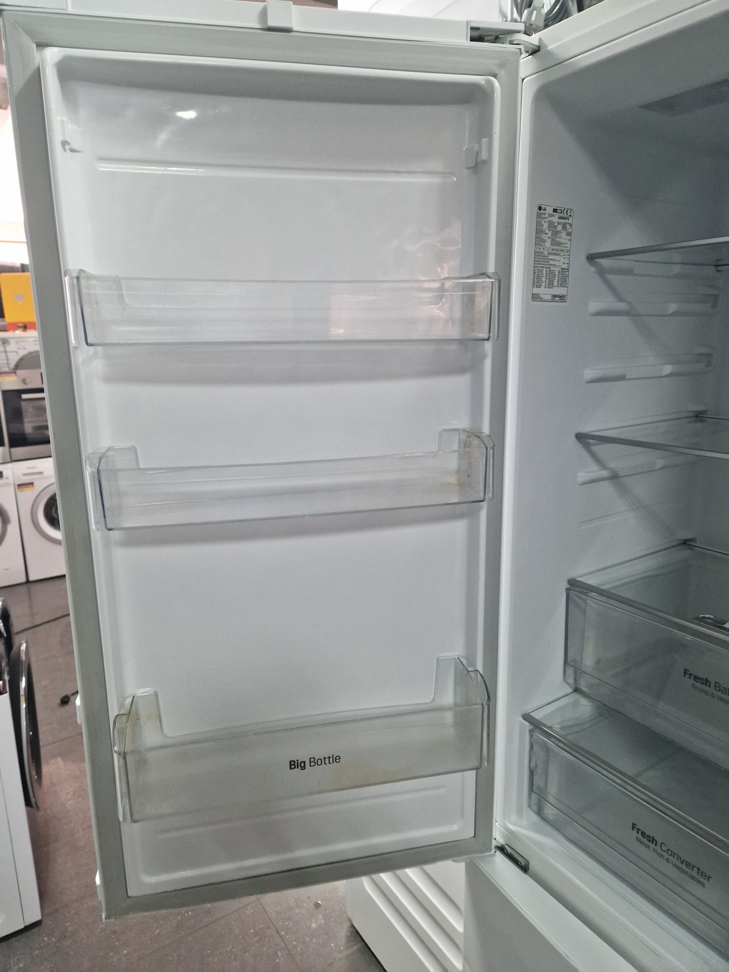 Хладилник с фризер LG А+++ 343 литра