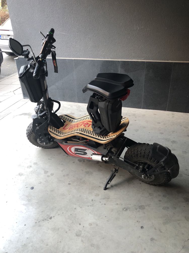 Електрическа тротинетка Velocifero MAD 1600w