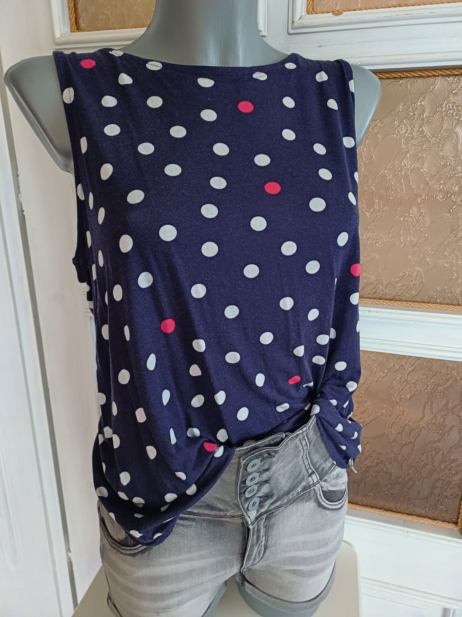 Потници на Zara, Motivi, H&M