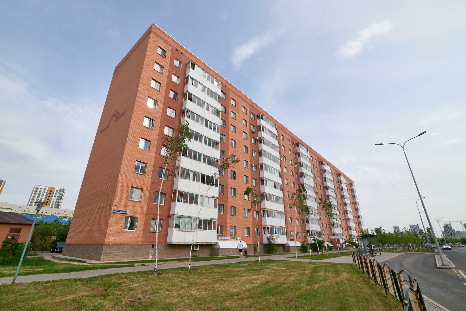 В продаже 2 ком студия в центре левого берега