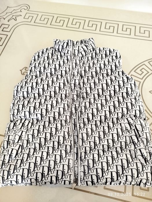 Продам безрукавки