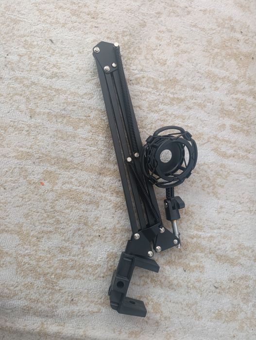 Продам микрофон LORGAR 931