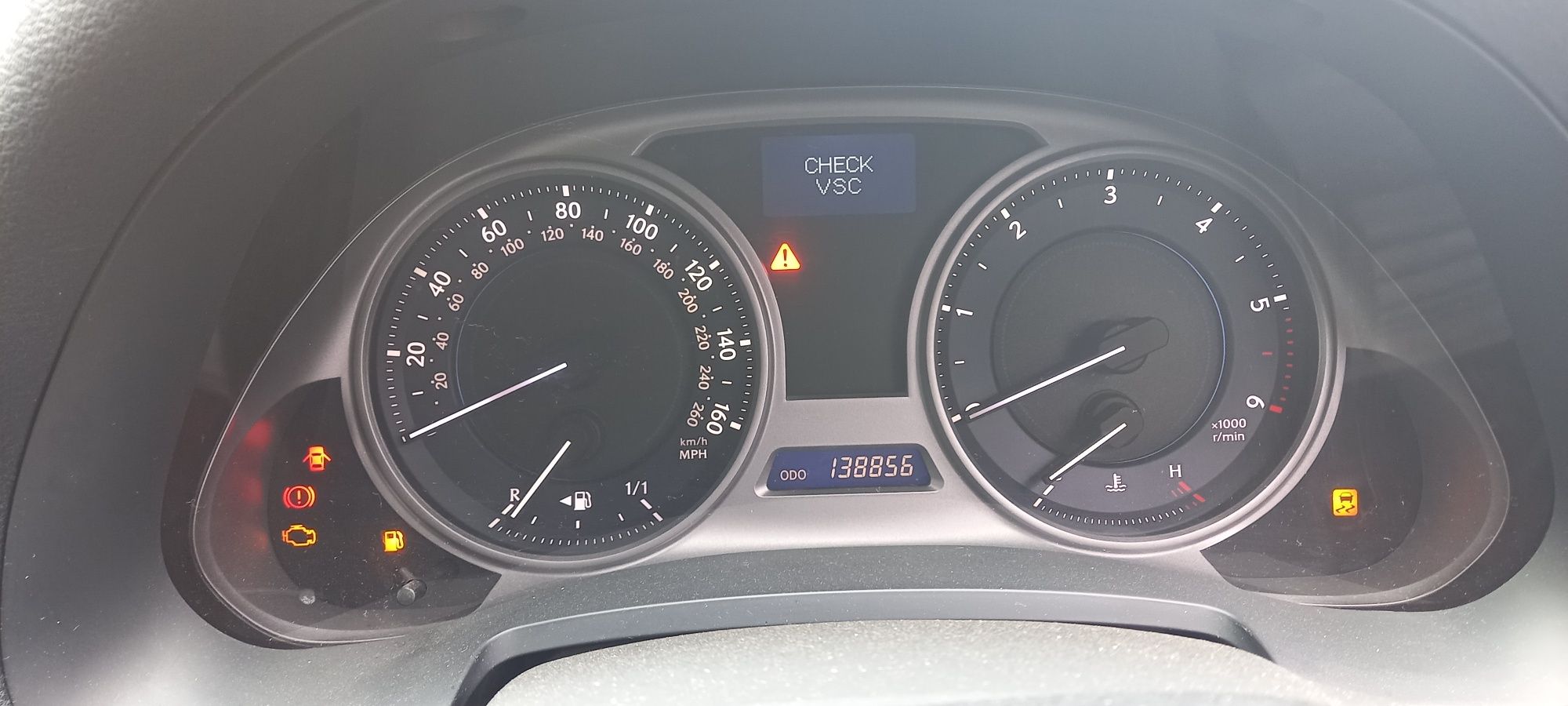 Lexus IS 220d на части