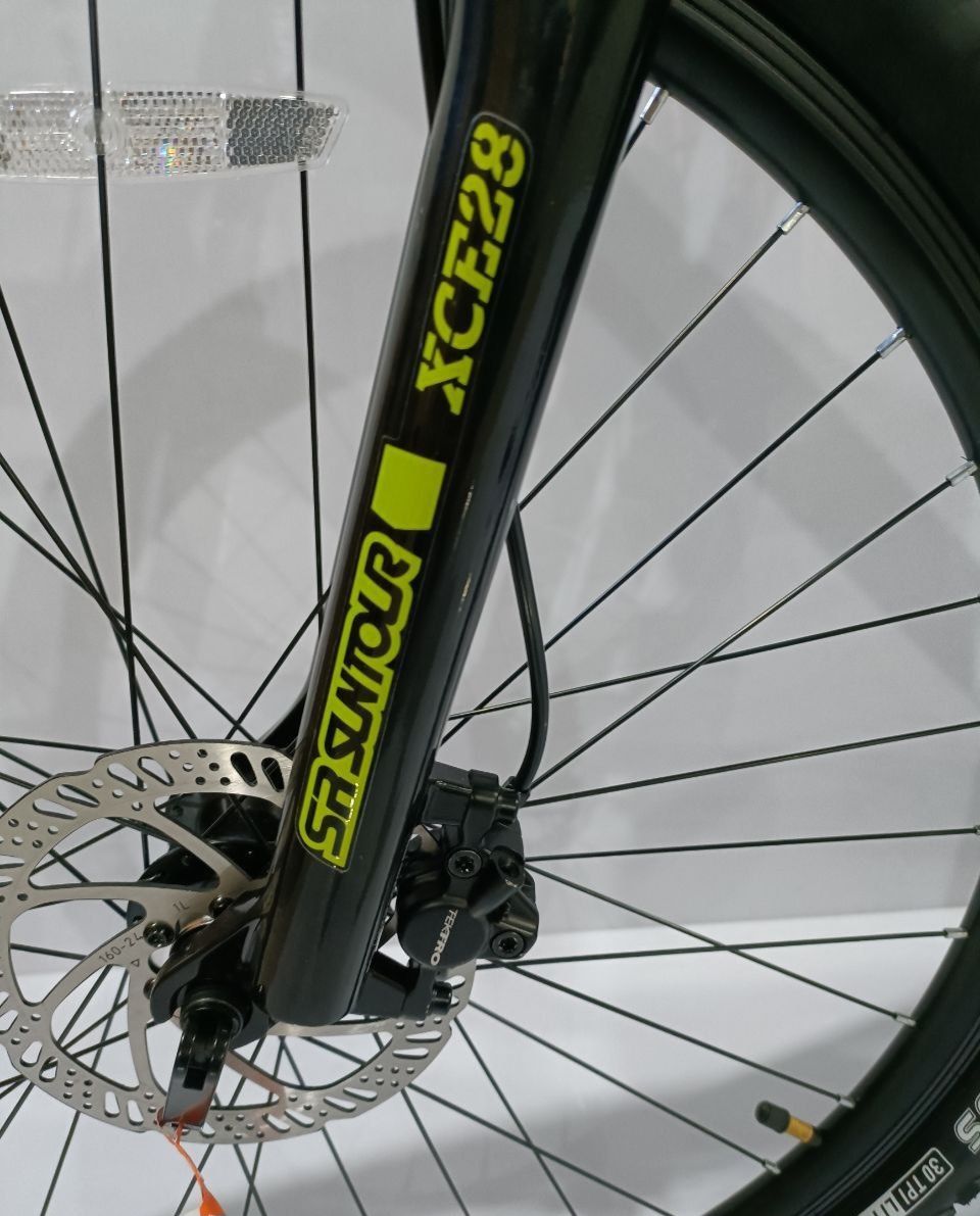 Velosiped: "Mongoose" 
 G'ildirak razmeri: 52 - 584 (27,5x2,10)
Rama