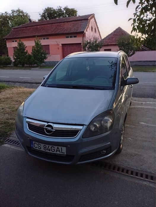 vând opel zafira,7 locuri