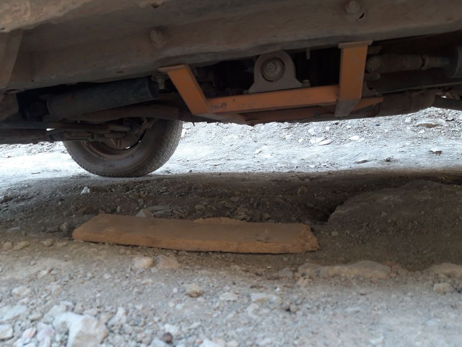 Niva moshina 4x4 sotiladi