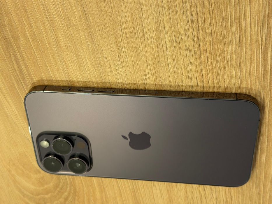 iPhone 14 pro max, impecabil.