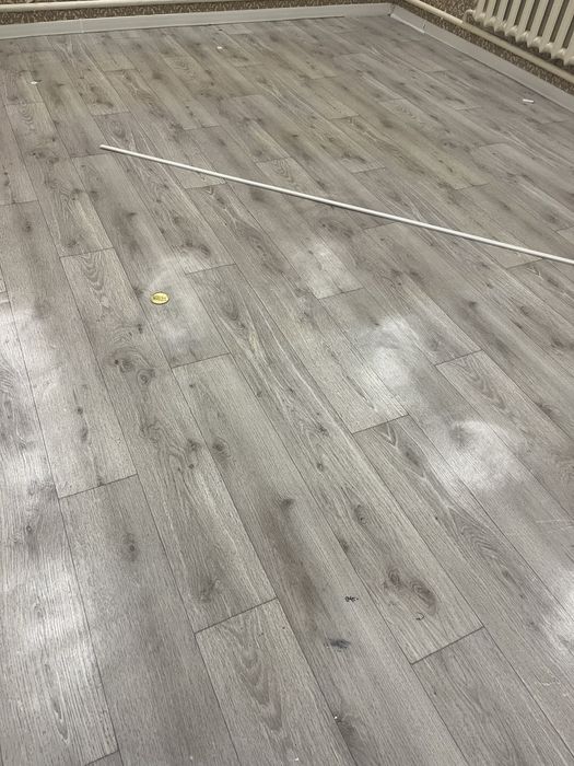 Продам линолеум буу хорошим состоянии, не порвано целый