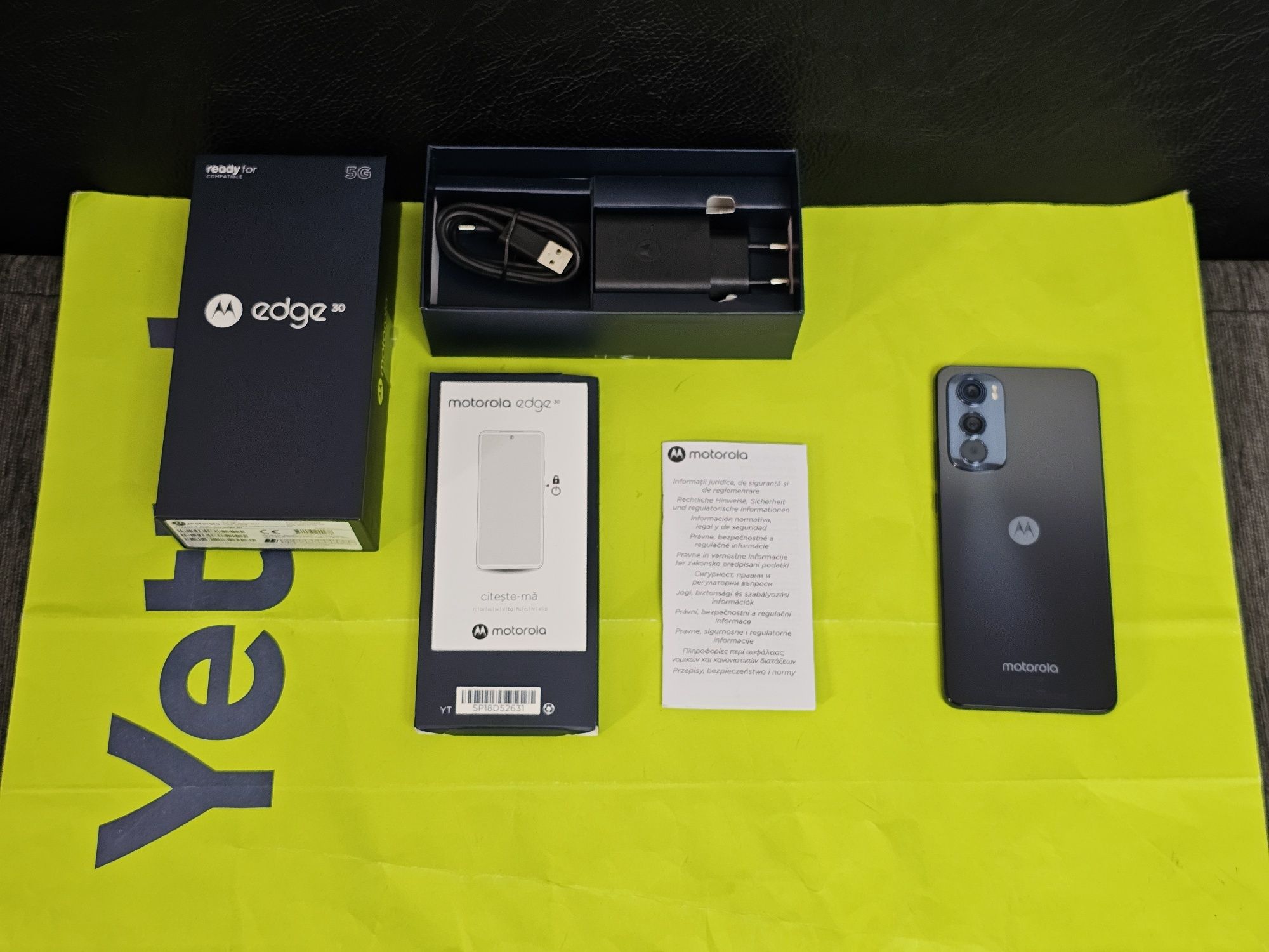 КАТО НОВ 256GB Motorola moto EDGE 30 Yettel Гаранция 2026г. Grey / Сив