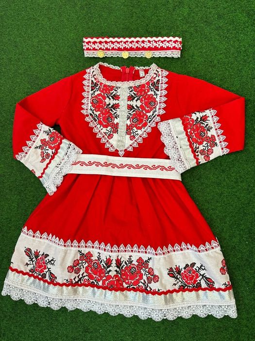 Народни носии за празник