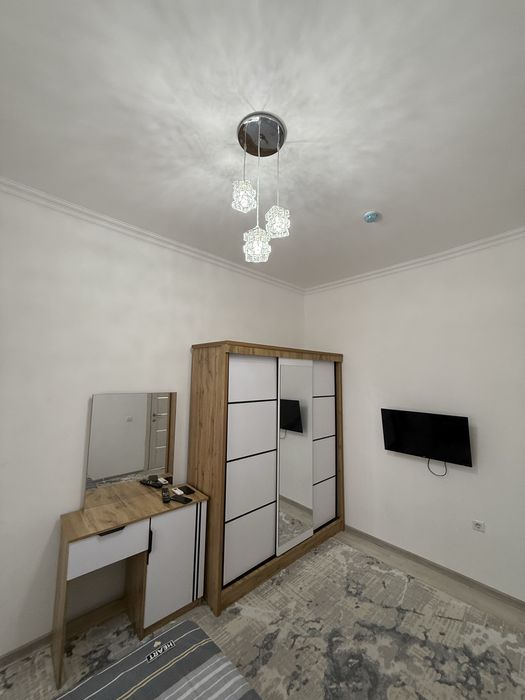 Kvartira sotiladi Sergeli Sputnik 3 xona 72 kv. Krediti bor